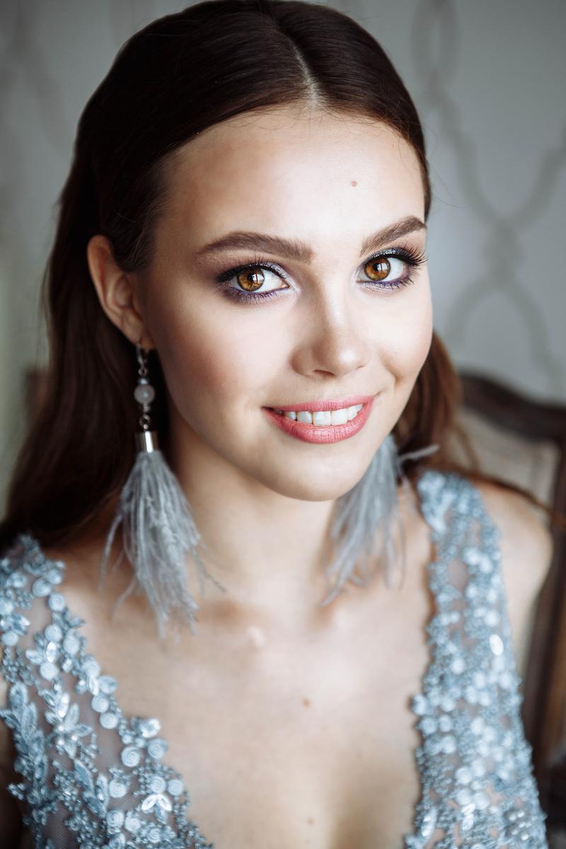 Во Владимире прошло ежегодное мероприятие «Завтрак с невестой», где специалисты бьюти-индустрии презентовали 10 актуальных образов свадебной моды сезона 2019