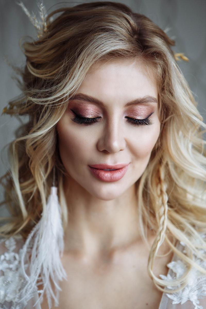 Во Владимире прошло ежегодное мероприятие «Завтрак с невестой», где специалисты бьюти-индустрии презентовали 10 актуальных образов свадебной моды сезона 2019