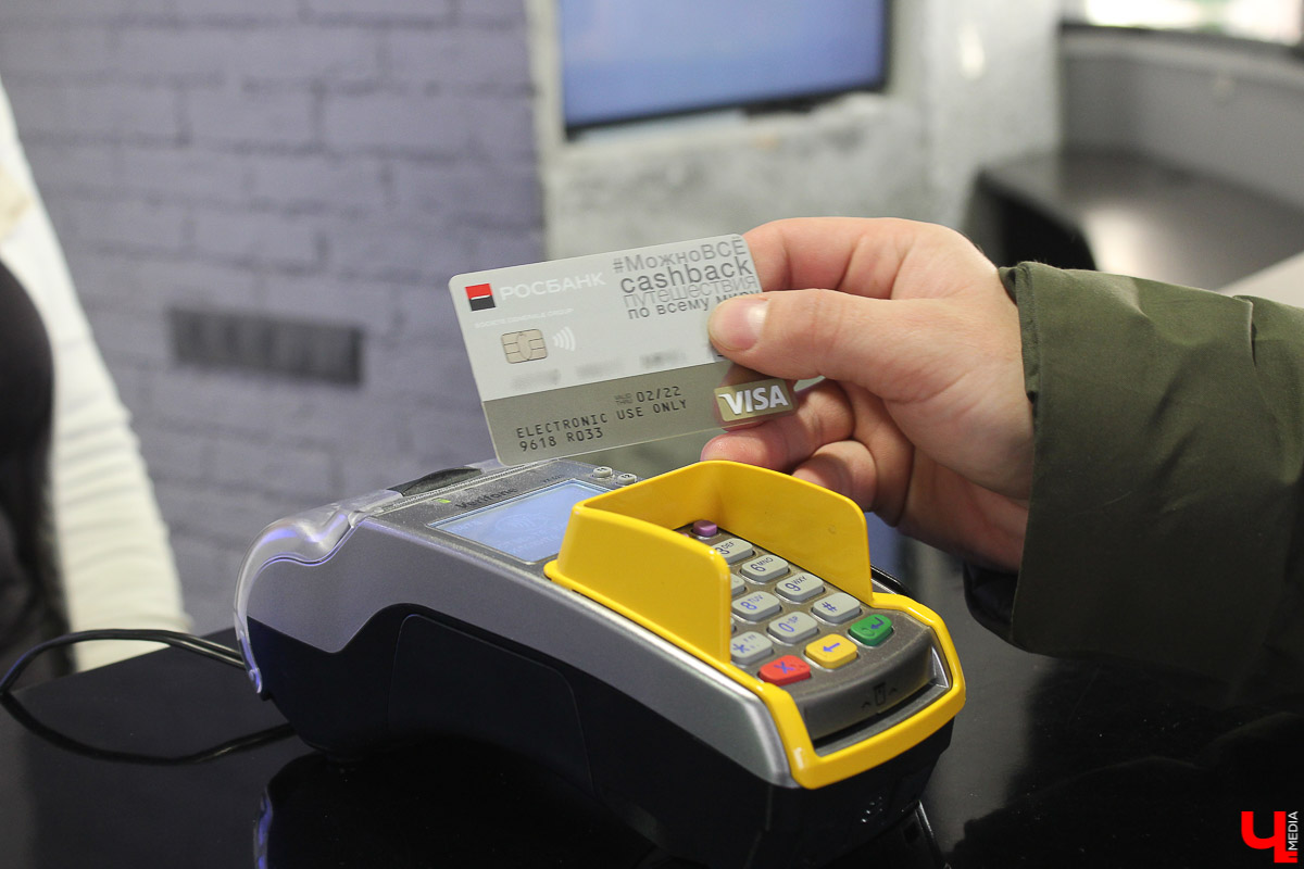 Общение с дельфинами. Думаете, это возможно только летом на юге? А вот и нет – всего лишь каких-то 220 километров от Владимира, и вы оказываетесь в поселке Дубки, в загородном комплексе Dolphin Planet