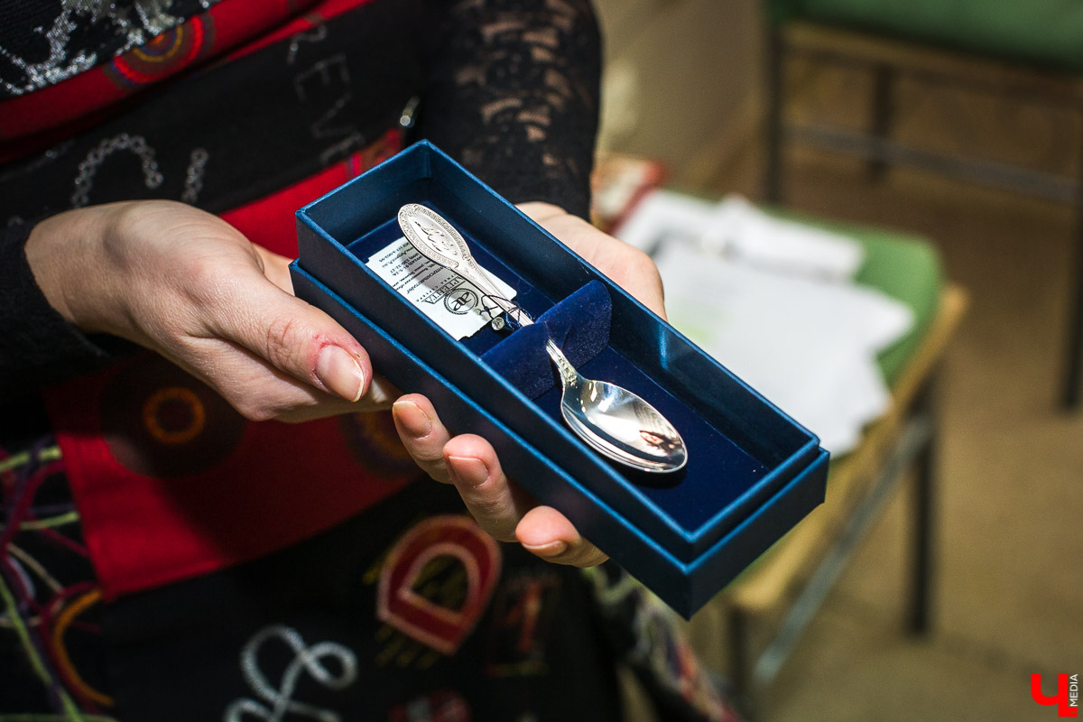 Студенты ВлГУ приняли участие в интересном исследовании и получили ценные призы. Чем занимались филологи и как их наградили?