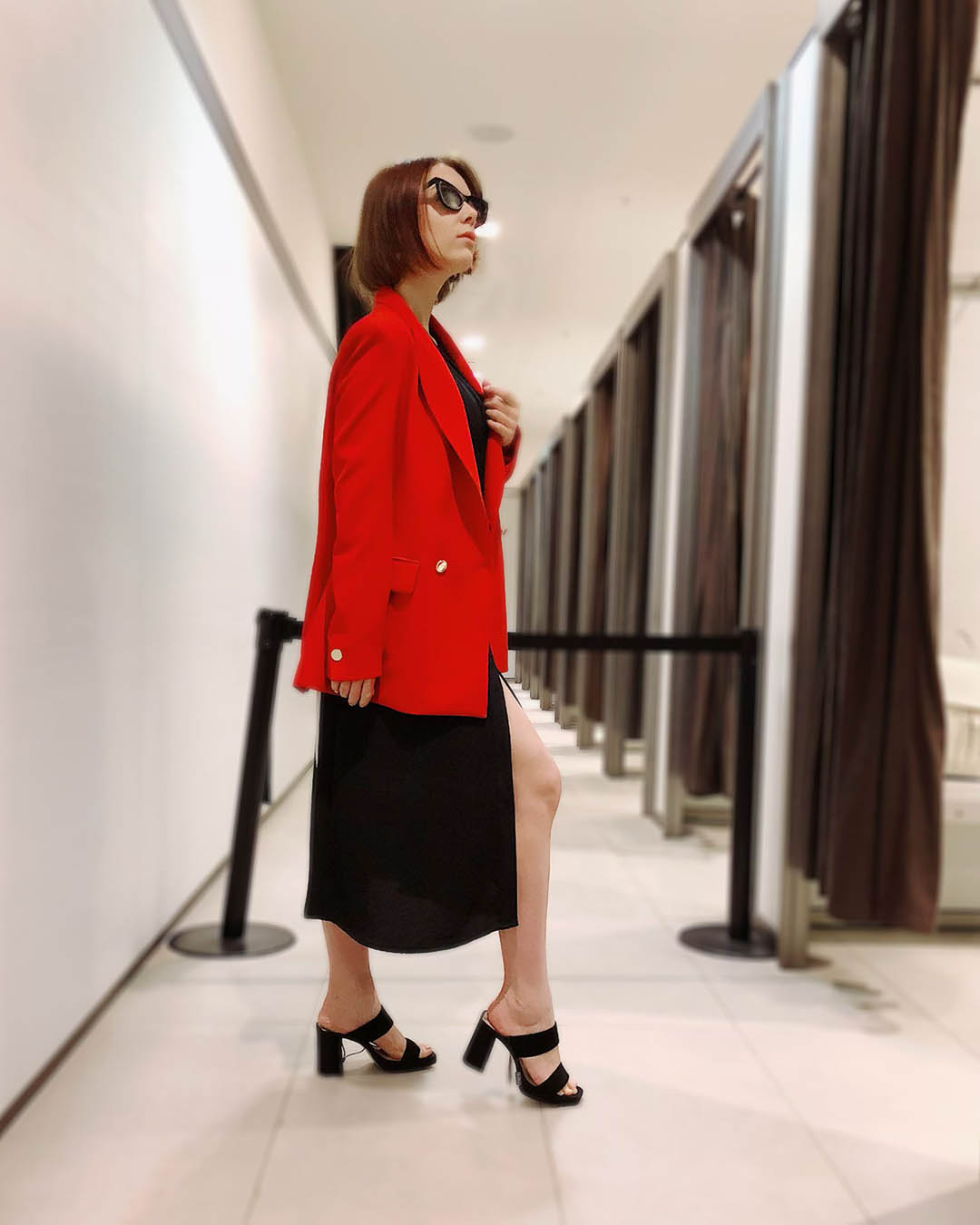 Стилист Мария Засорина помогла нам найти вещи для трех образов а-ля светская львица Елена Перминова