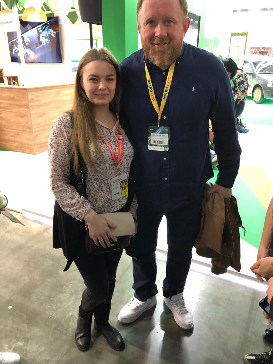 Студенты из Владимира отлично показали себя на престижных кулинарных соревнованиях Chef a la Russe для юниоров в номинации «Черный ящик». Чемпионат проходил в Москве, команда наших заняла первое место