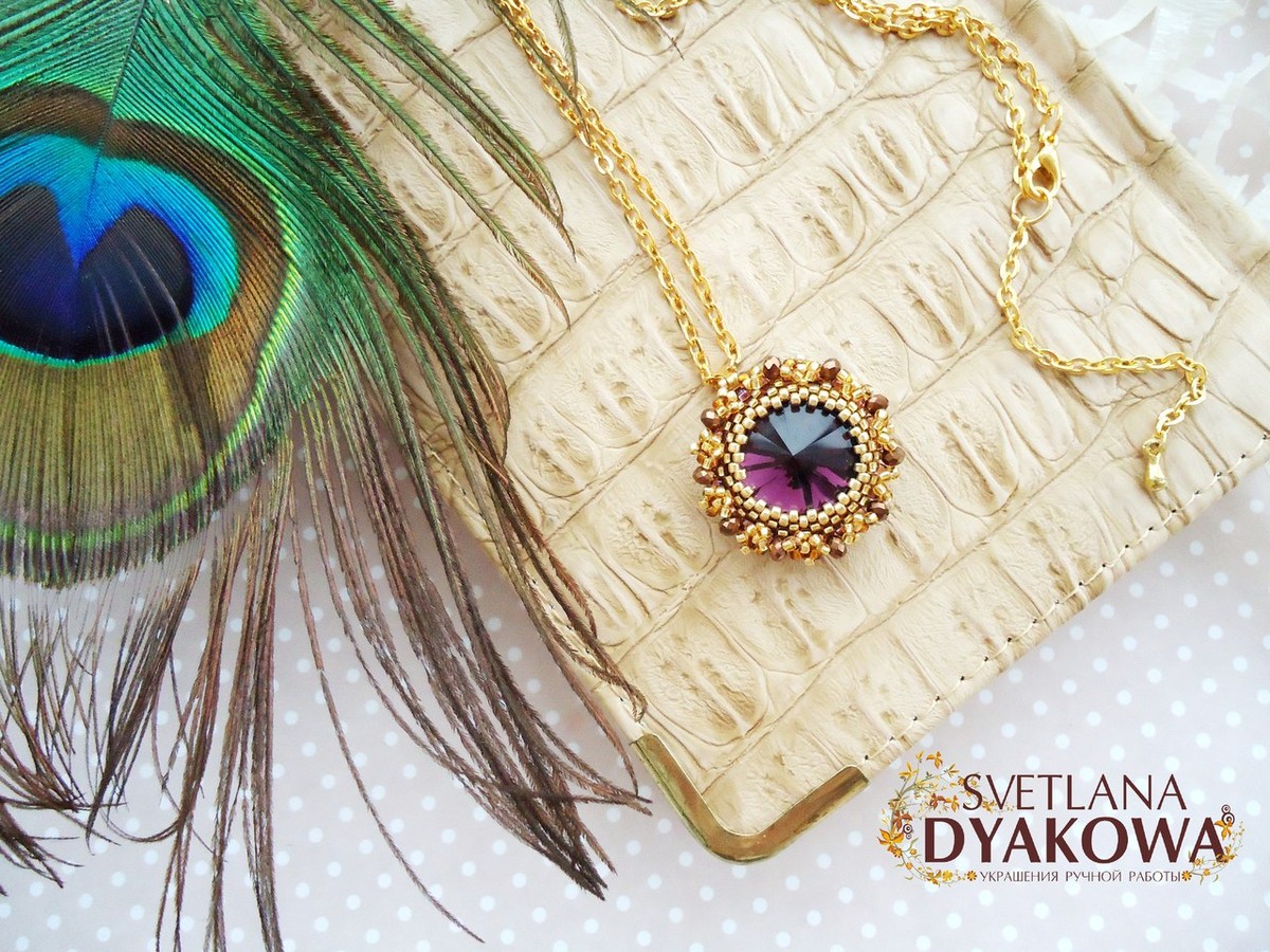 Три девушки создают бижутерию своими руками. Чем они вдохновляются и из чего создают украшения? Выясняем