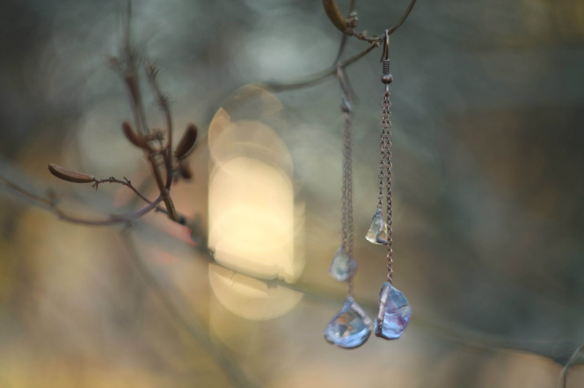 Три девушки создают бижутерию своими руками. Чем они вдохновляются и из чего создают украшения? Выясняем