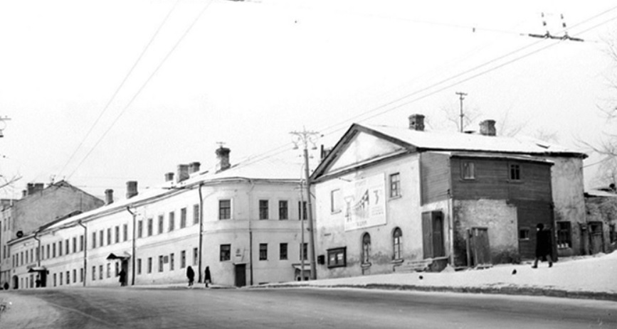 Тюрьма в центре, заключенные в Золотых воротах. Эти атрибуты темной стороны жизни дореволюционного Владимира для горожан были вполне обычными явлениями