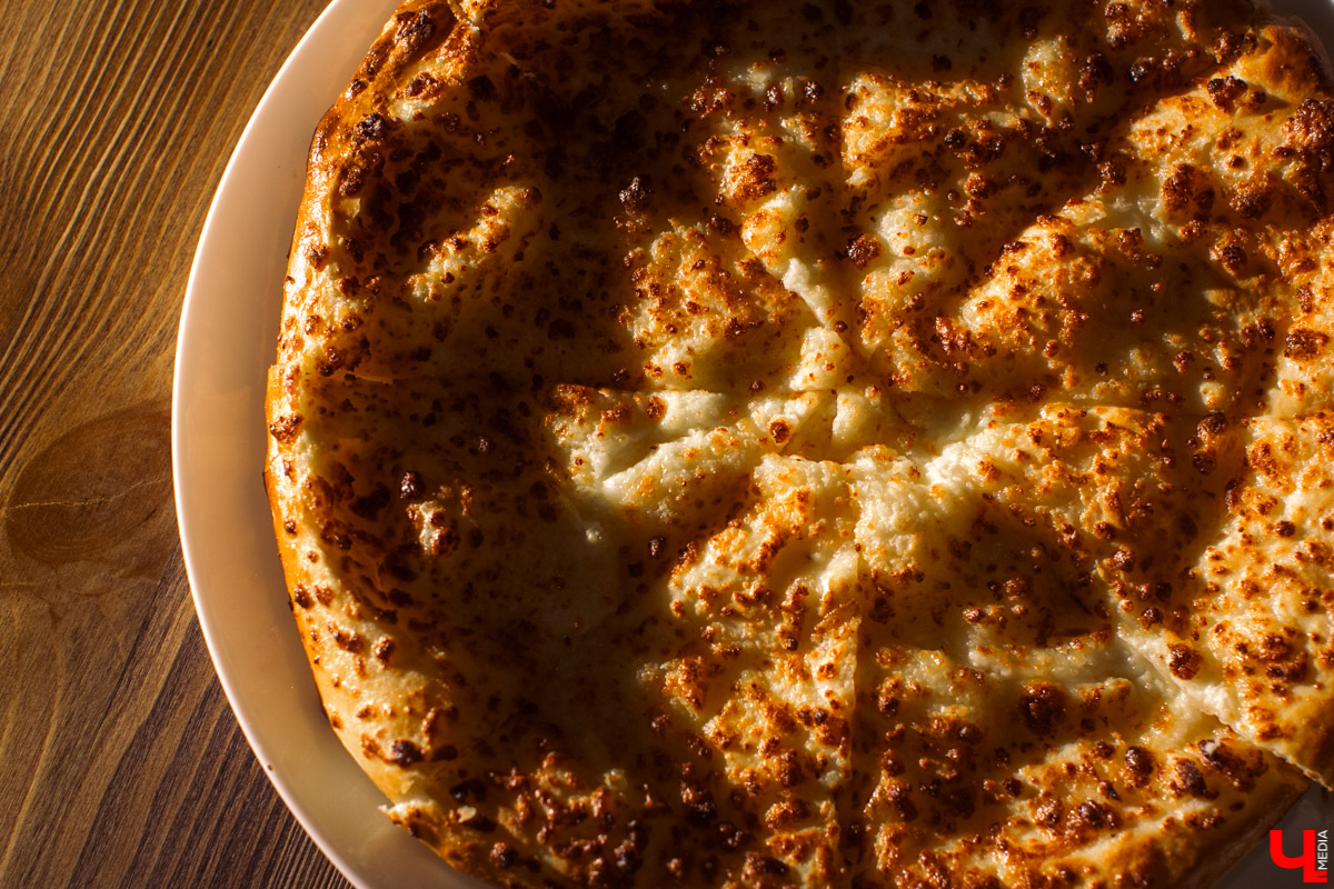 С давних времен путников, желающих познать вкус традиционной грузинской кухни, отправляли в Сололаки. Этот исторический район в центре Тбилиси по-прежнему хранит в себе атмосферу старого города. А знаете ли вы, что свой маленький «Сололаки» теперь есть и в центре древнего Владимира?