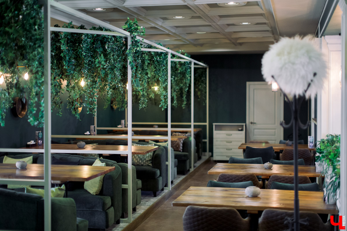 С давних времен путников, желающих познать вкус традиционной грузинской кухни, отправляли в Сололаки. Этот исторический район в центре Тбилиси по-прежнему хранит в себе атмосферу старого города. А знаете ли вы, что свой маленький «Сололаки» теперь есть и в центре древнего Владимира?