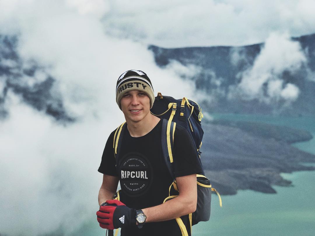 Блогер Валентин Пахомов