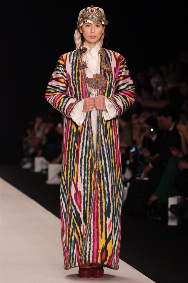 Полина Соколова - 21-летняя девушка, которая переехала из Владимира в Москву и построила карьеру профессиональной модели. Она дала честное интервью о реалиях работе в сфере fashion