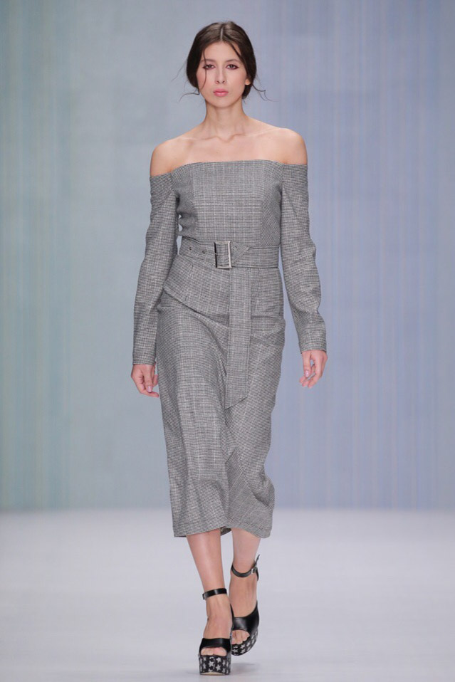 Полина Соколова - 21-летняя девушка, которая переехала из Владимира в Москву и построила карьеру профессиональной модели. Она дала честное интервью о реалиях работе в сфере fashion