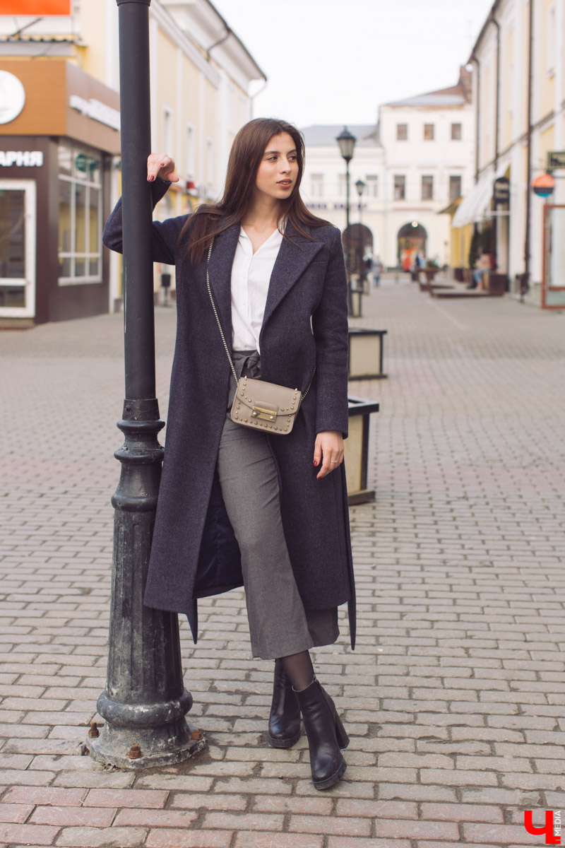 Полина Соколова - 21-летняя девушка, которая переехала из Владимира в Москву и построила карьеру профессиональной модели. Она дала честное интервью о реалиях работе в сфере fashion