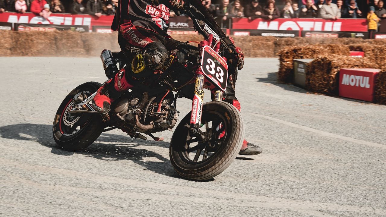 Flat Track - Motul In Dust We Trust