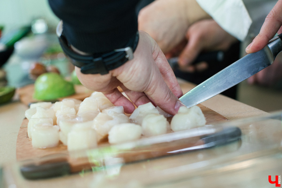 Участники гастро-шоу “Ключ-Медиа” узнали секрет извлечения энергии из диетических продуктов и сконструировали белковую бомбу