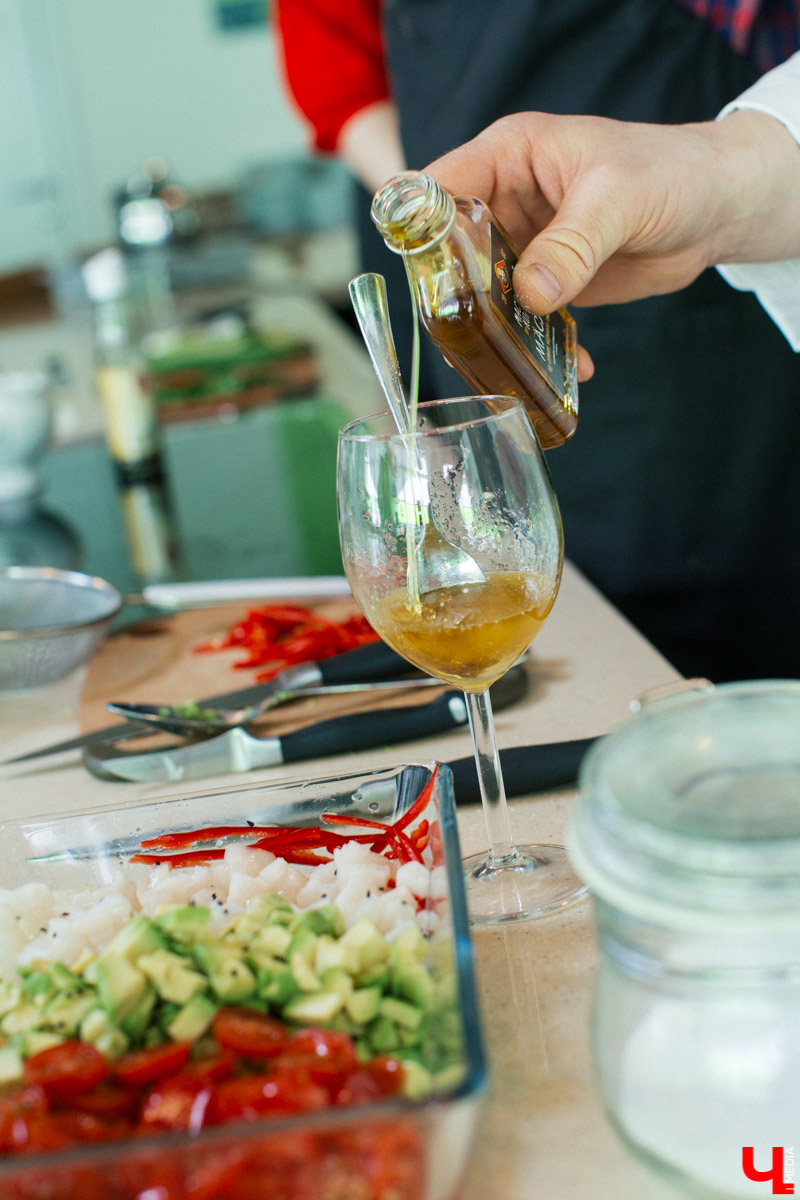 Участники гастро-шоу “Ключ-Медиа” узнали секрет извлечения энергии из диетических продуктов и сконструировали белковую бомбу