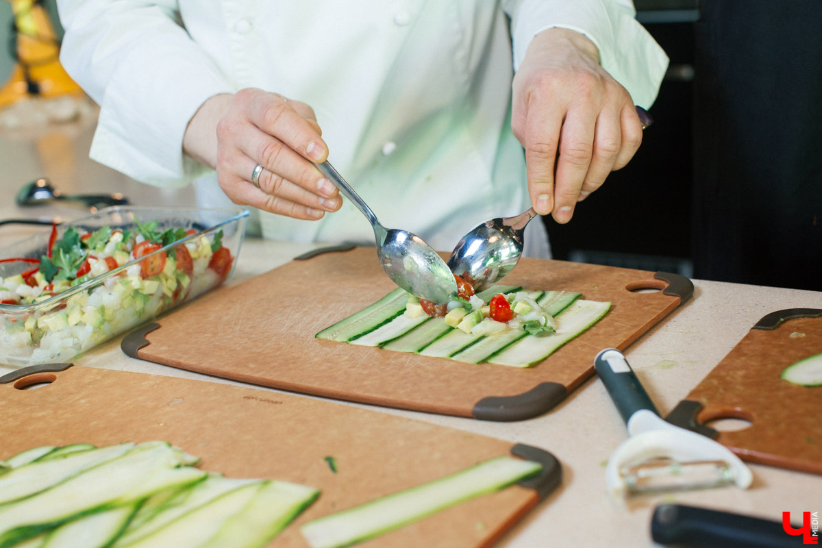 Участники гастро-шоу “Ключ-Медиа” узнали секрет извлечения энергии из диетических продуктов и сконструировали белковую бомбу