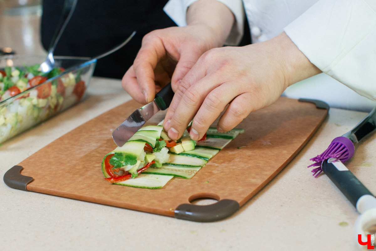 Участники гастро-шоу “Ключ-Медиа” узнали секрет извлечения энергии из диетических продуктов и сконструировали белковую бомбу