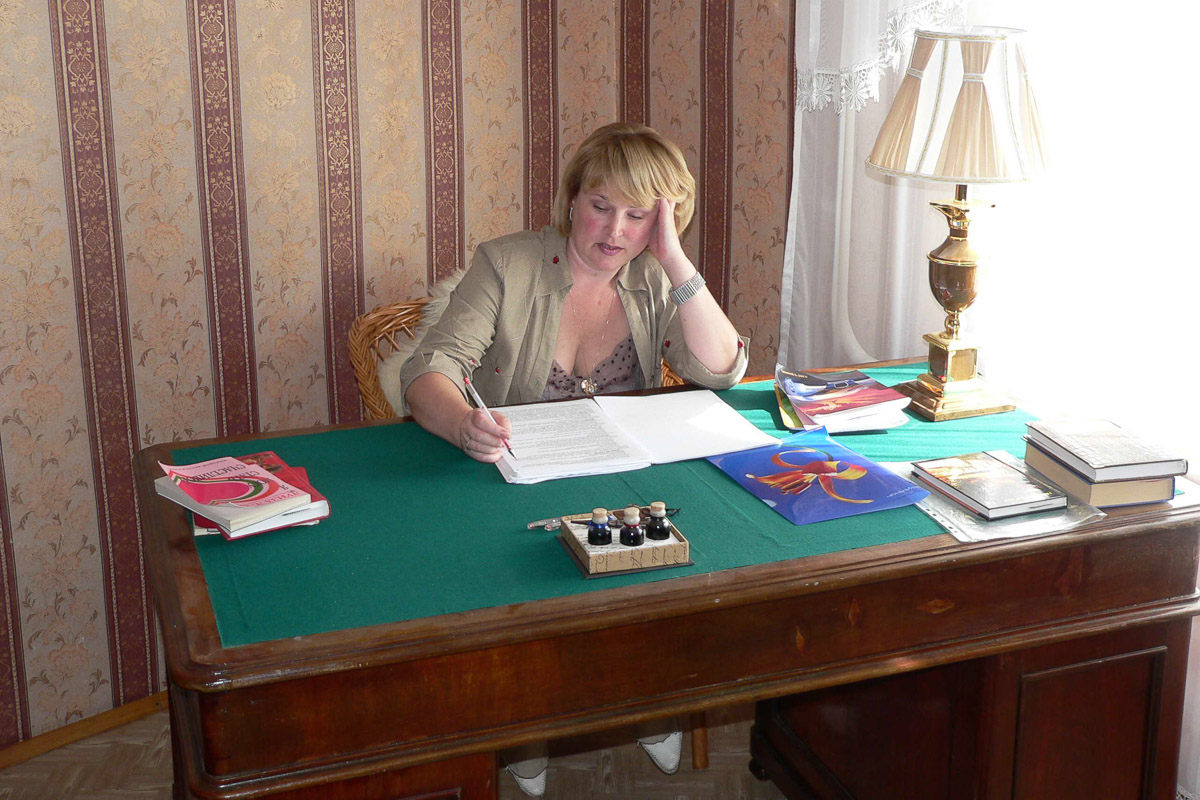 Известная писательница из Владимира Татьяна Полякова – мастер авантюрного детектива. Она входит в пятерку самых издаваемых авторов России. За ее плечами 93 книги. Подробности своей жизни Татьяна Викторовна раскрыла в эксклюзивном интервью нашему изданию