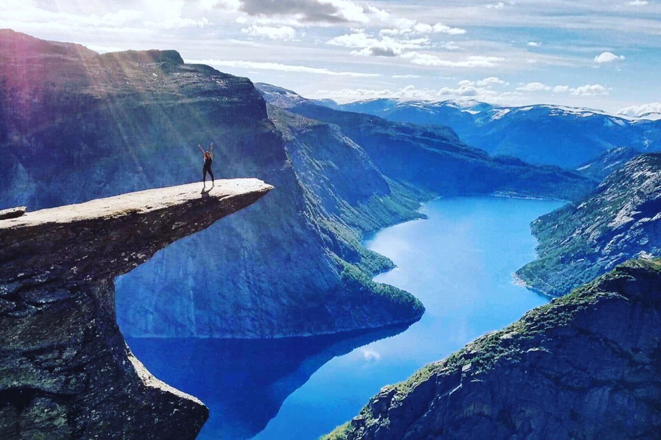 Жаркий конкурс “Ключ на спорт” продолжается. Знакомьтесь с Марией Касаткиной - второй претенденткой на статус самой рельефной “Девушки апреля”