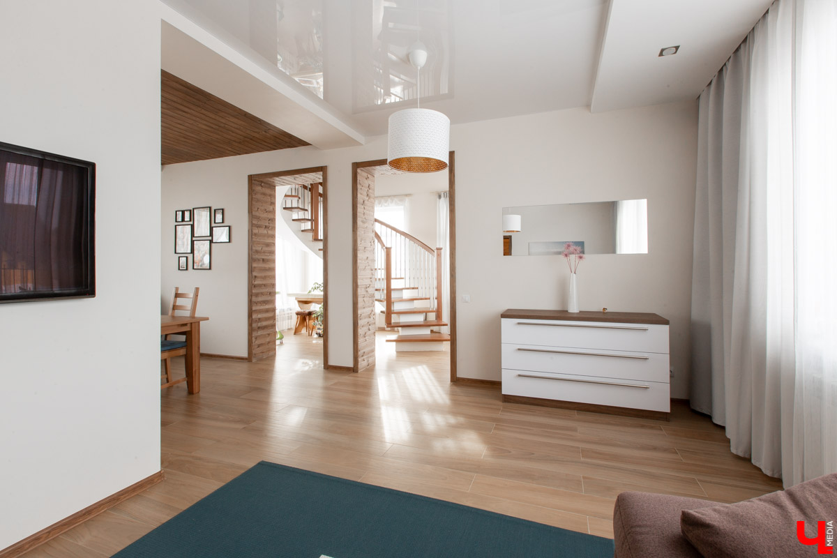 Проект “Ключ-Медиа” “Ремонт за 300” вдохновил владимирцев на отделку своих жилплощадей в стиле эко-лофт. Об этом в интервью нам поведала дизайнер Кристина Шабаршина