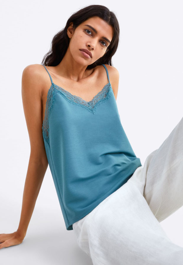 Стилист Алина Новосельцева дает советы, как собрать летнюю капсулу одежды и правильно сочетать вещи