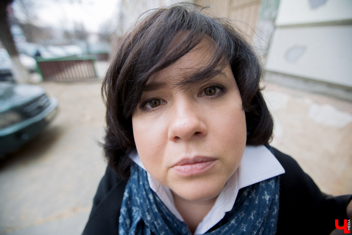 Знакомимся с коллегой Ириной Сергеевой в ее новом для нас амплуа. Программный директор владимирской радиостанции ведет забавный блог с короткими видео - карапульками