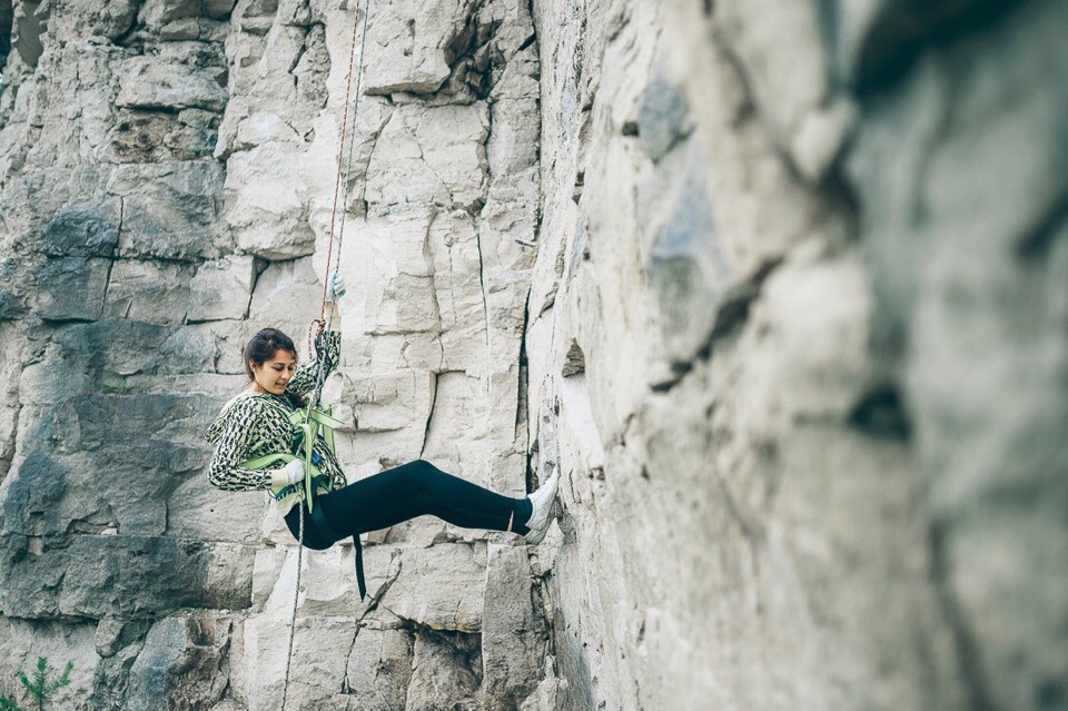 Жаркий конкурс “Ключ на спорт” продолжается. Знакомьтесь с Юлией Кулешовой - третьей претенденткой на статус самой рельефной “Девушки апреля”