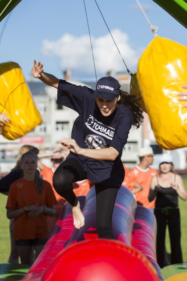 Жаркий конкурс “Ключ на спорт” продолжается. Знакомьтесь с Юлией Кулешовой - третьей претенденткой на статус самой рельефной “Девушки апреля”
