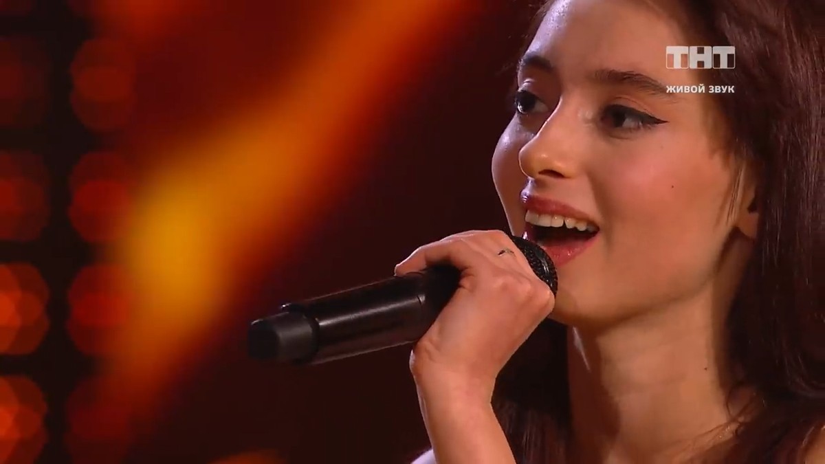 К огромному сожалению поклонников певицы, Алана Чочиева не смогла пройти очередной отборочный тур проекта. 27 апреля, исполнив дуэтом с Дмитрием Пермяковым песню «Детство», Чочиева покинула шоу