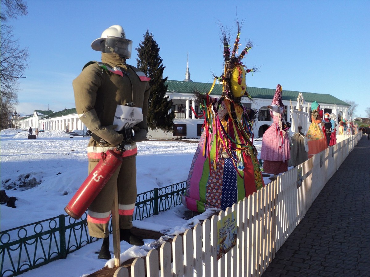 Известный блогер-урбанист Илья Варламов разместил в своем блоге фотографию Суздаля, которую тут же высмеяли подписчики