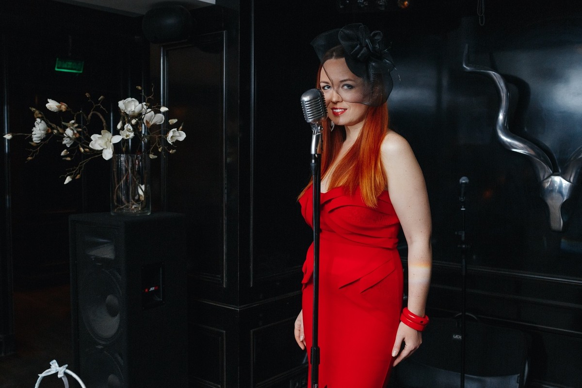 Певица Дария Семина-Курпаяниди сделала ставку на поражение сборной Испании и выиграла предложение руки и сердца