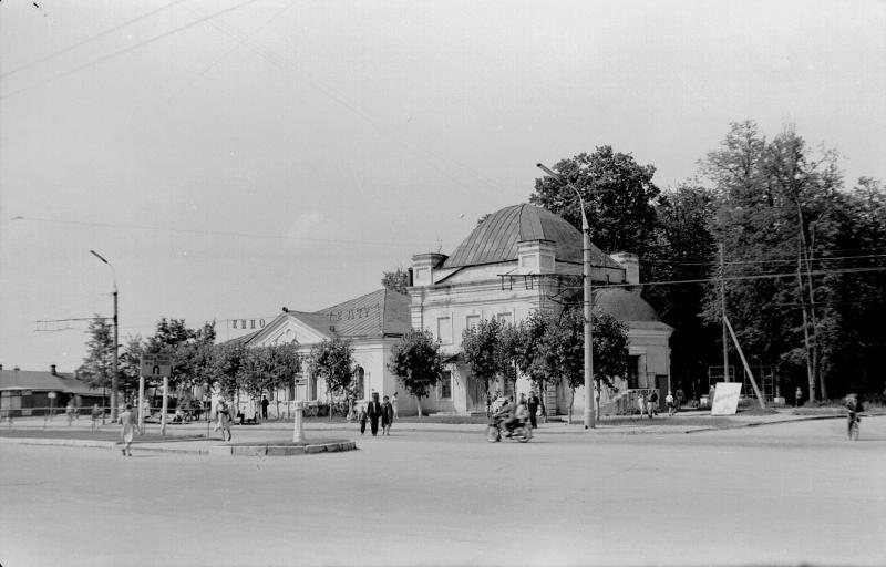 Кинотеатр в здании церкви. Конец 1950-х годов