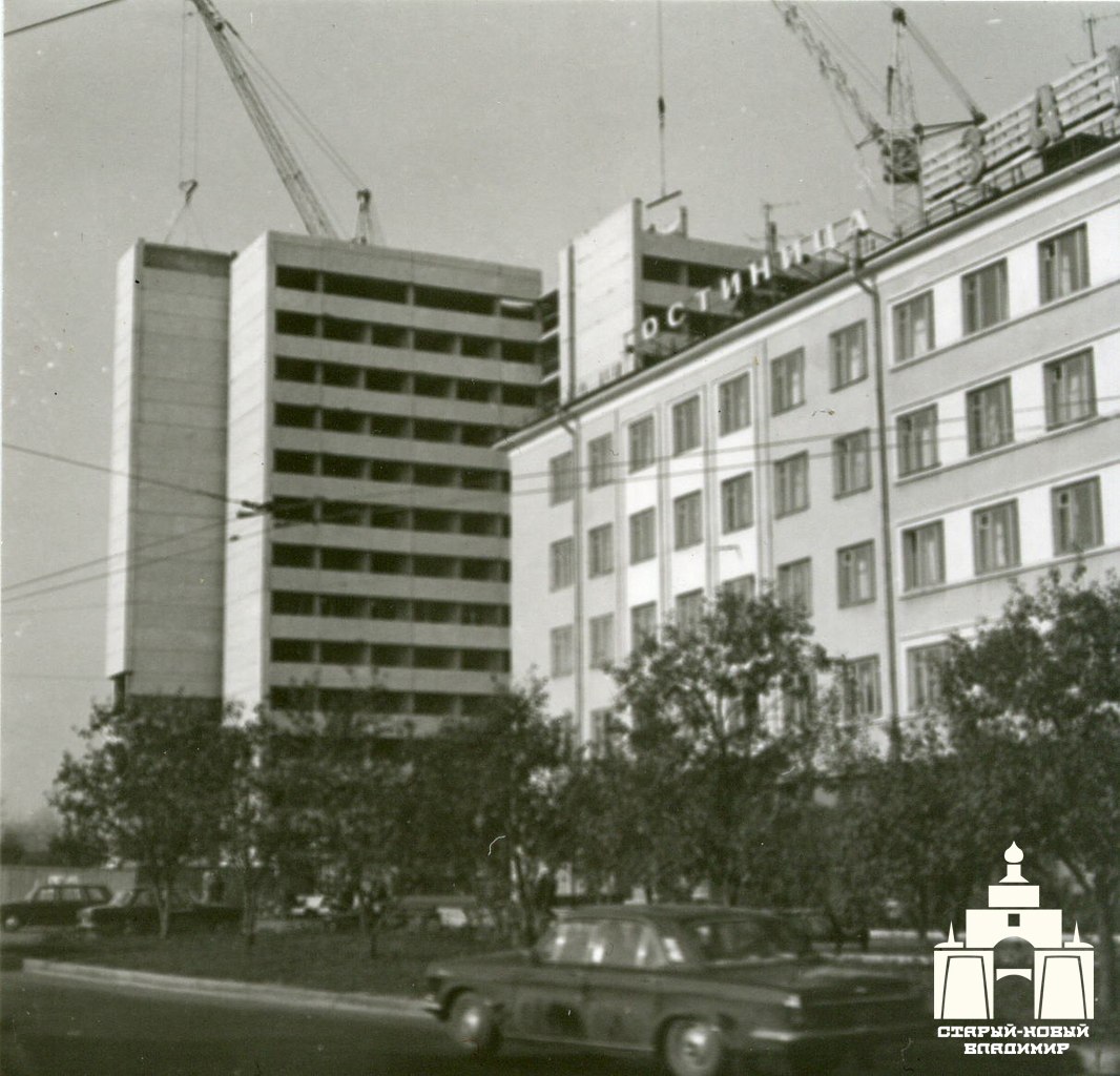 Строительство гостиницы "Заря". 1970-е гг.