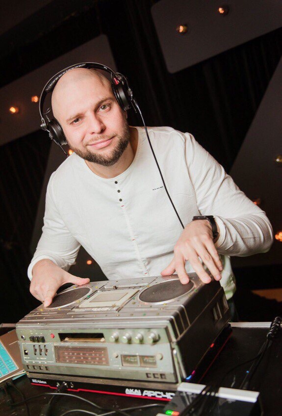 В День радио владимирские радиоведущие наконец-то «выходят из тени» и рассказывают о любимой профессии