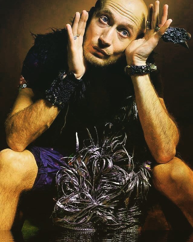 Владимирец Андрей Перескоков создаст совместную коллекцию одежды премиум-класса совместно с известным дизайнером Янжем Недвецким, который работает с Леди Гагой, Джонни Деппом, Моникой Белуччи, Тимати и Филиппом Киркоровым