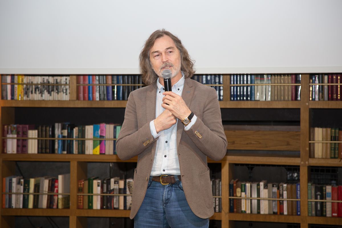 Художник Никас Сафронов