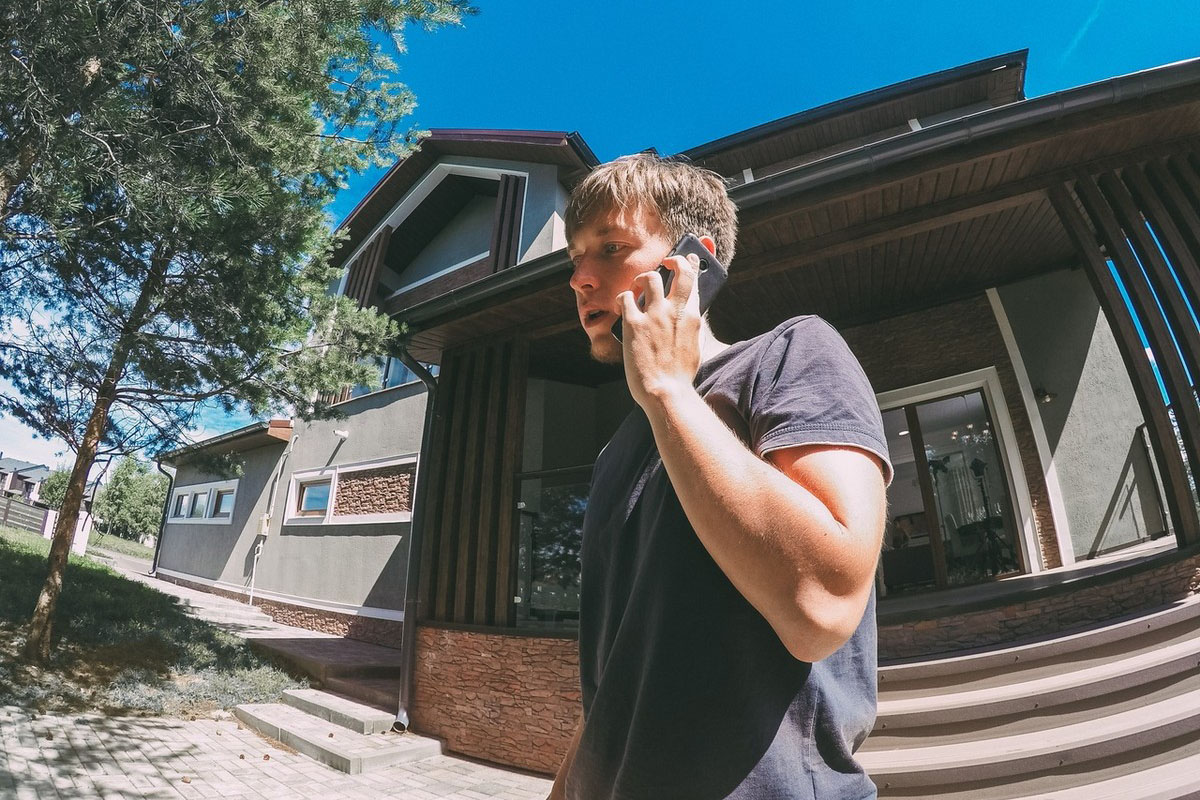 Серия интервью с командой «Новый день» продолжается. На этот раз говорим с руководителем отдела производства Сергеем Гусаровым. О чем? О сути его профессии, тонкостях работы с заказчиками и многом другом