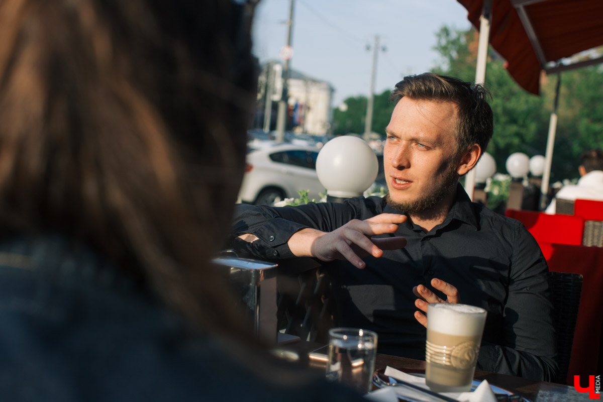 Серия интервью с командой «Новый день» продолжается. На этот раз говорим с руководителем отдела производства Сергеем Гусаровым. О чем? О сути его профессии, тонкостях работы с заказчиками и многом другом