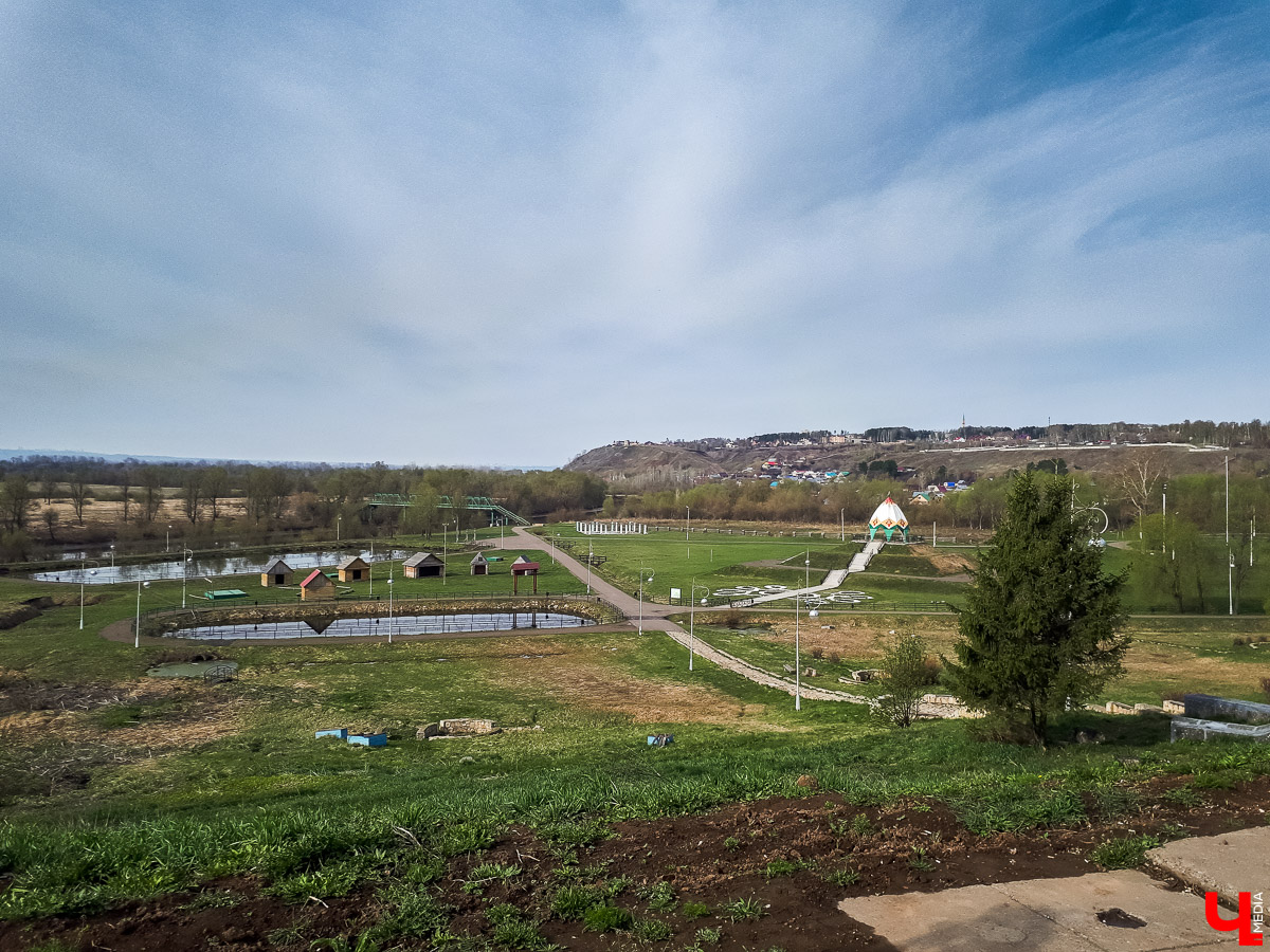 Обширная программа для тура выходного дня или небольшого отпуска. Мы осмотрели Чебоксары, Набережные Челны, Елабугу и Свияжск и делимся опытом