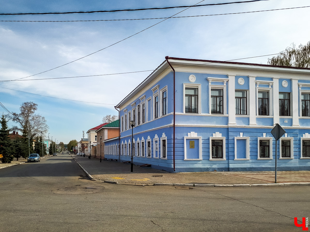 Обширная программа для тура выходного дня или небольшого отпуска. Мы осмотрели Чебоксары, Набережные Челны, Елабугу и Свияжск и делимся опытом