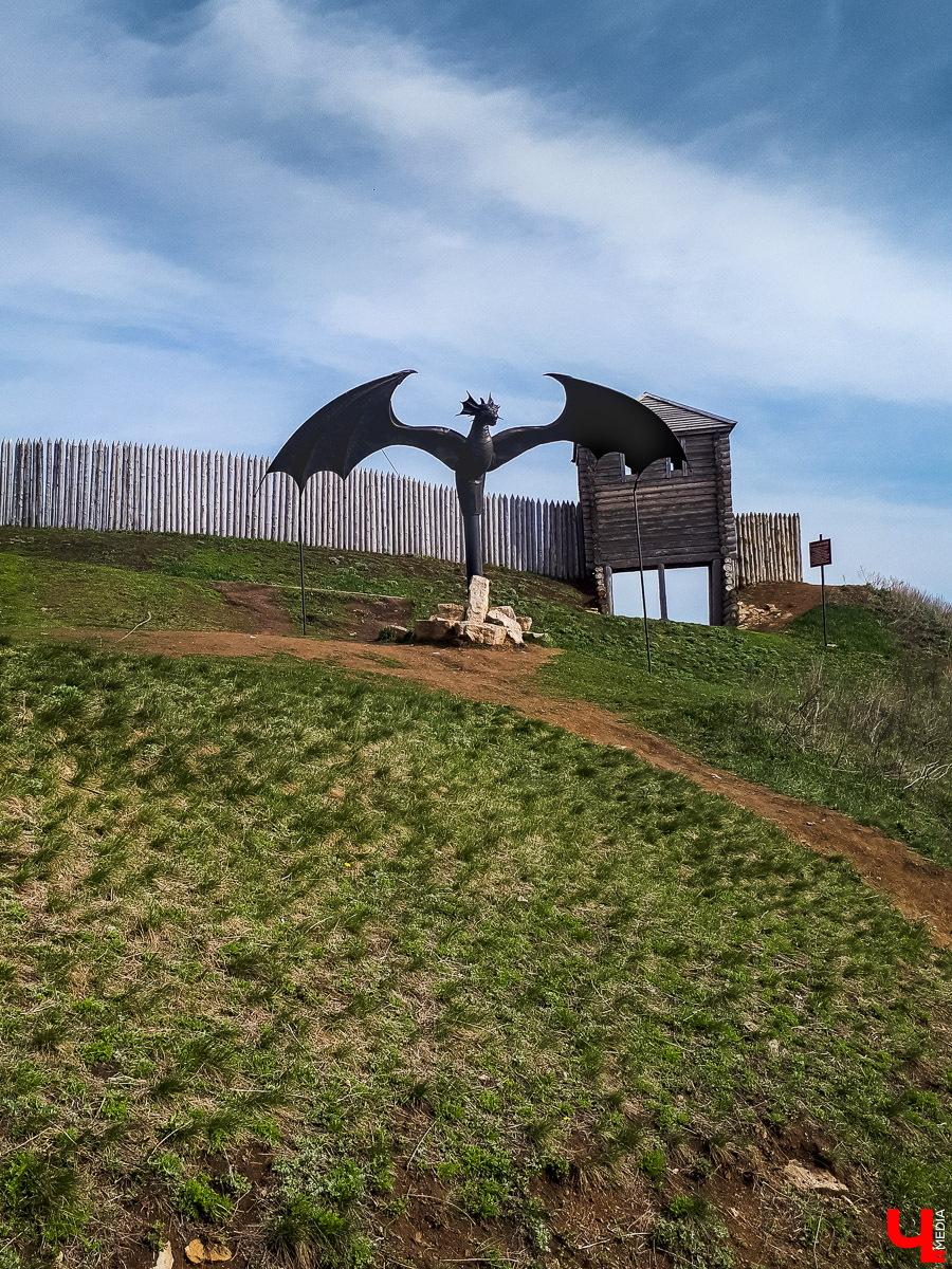 Обширная программа для тура выходного дня или небольшого отпуска. Мы осмотрели Чебоксары, Набережные Челны, Елабугу и Свияжск и делимся опытом