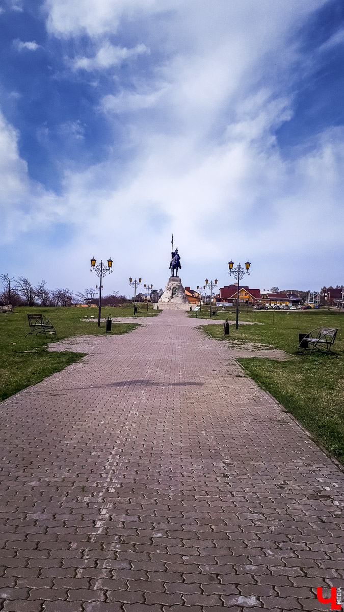 Обширная программа для тура выходного дня или небольшого отпуска. Мы осмотрели Чебоксары, Набережные Челны, Елабугу и Свияжск и делимся опытом