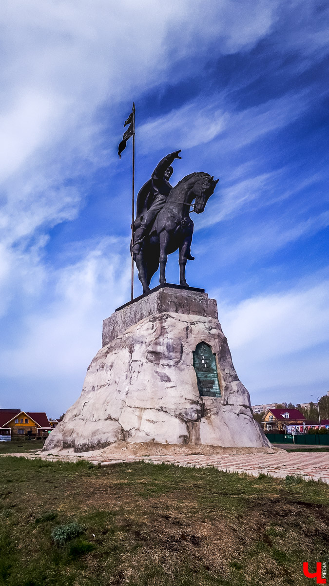 Обширная программа для тура выходного дня или небольшого отпуска. Мы осмотрели Чебоксары, Набережные Челны, Елабугу и Свияжск и делимся опытом