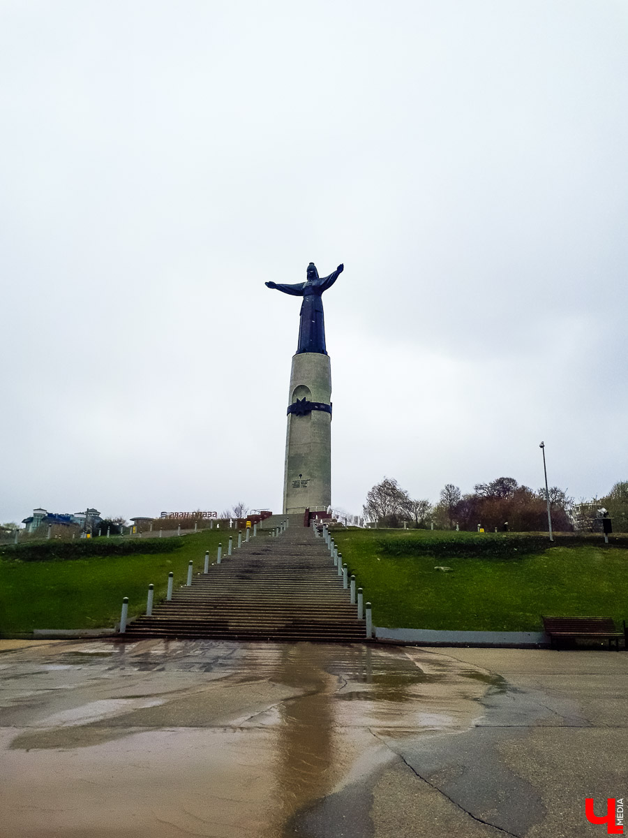 Обширная программа для тура выходного дня или небольшого отпуска. Мы осмотрели Чебоксары, Набережные Челны, Елабугу и Свияжск и делимся опытом