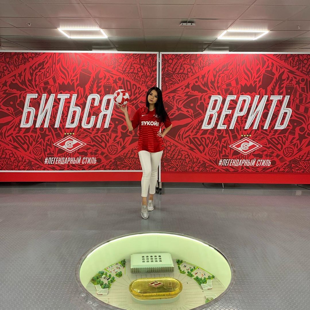 Владимирская красотка Анна Каширина стала финалисткой конкурса “Мисс Спартак” и снялась для календаря московского “Спартака”. Девушка заняла 4-е место и получила титул “Мисс Грация”