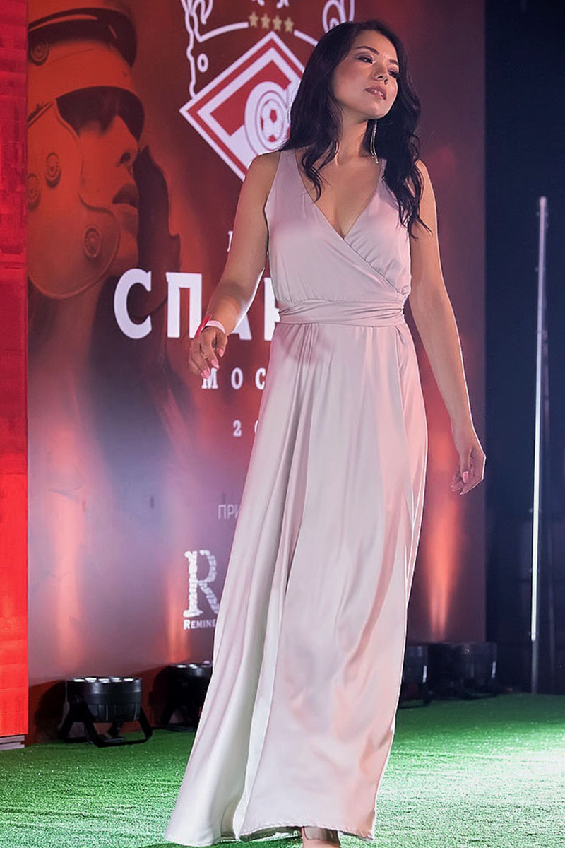 Владимирская красотка Анна Каширина стала финалисткой конкурса “Мисс Спартак” и снялась для календаря московского “Спартака”. Девушка заняла 4-е место и получила титул “Мисс Грация”