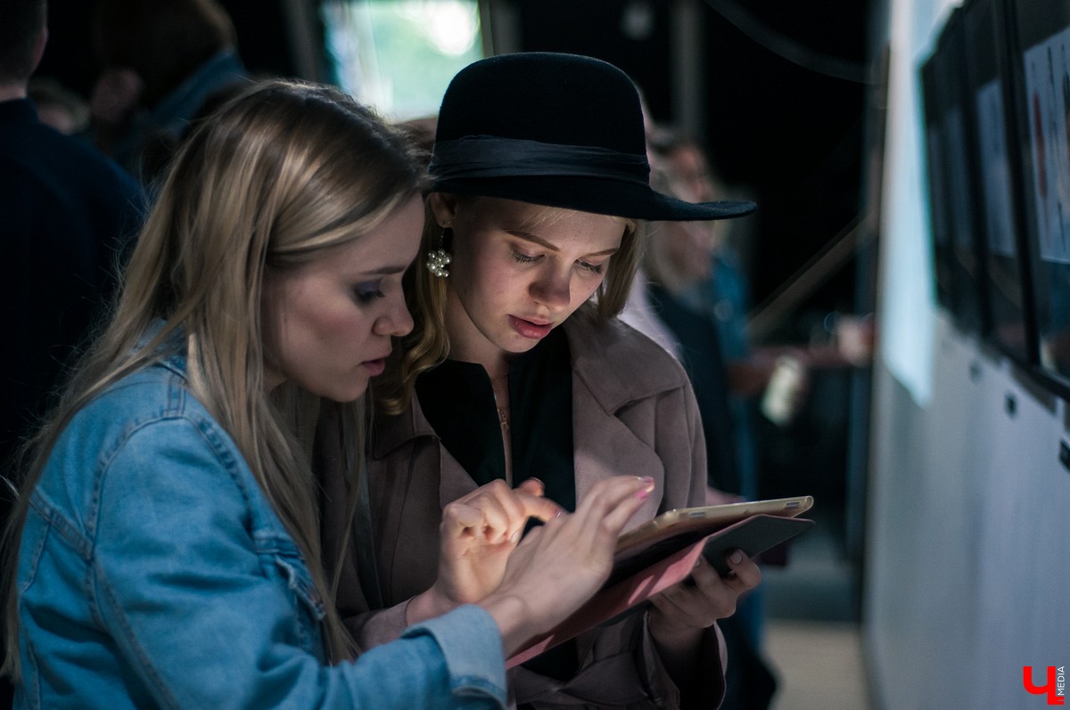 Иллюстратор Софья Мироедова открыла во Владимире выставку фэшн-скетчей. Ее вдохновили работы Рене Грюо, Дэвида Даунтона и Стины Персон.