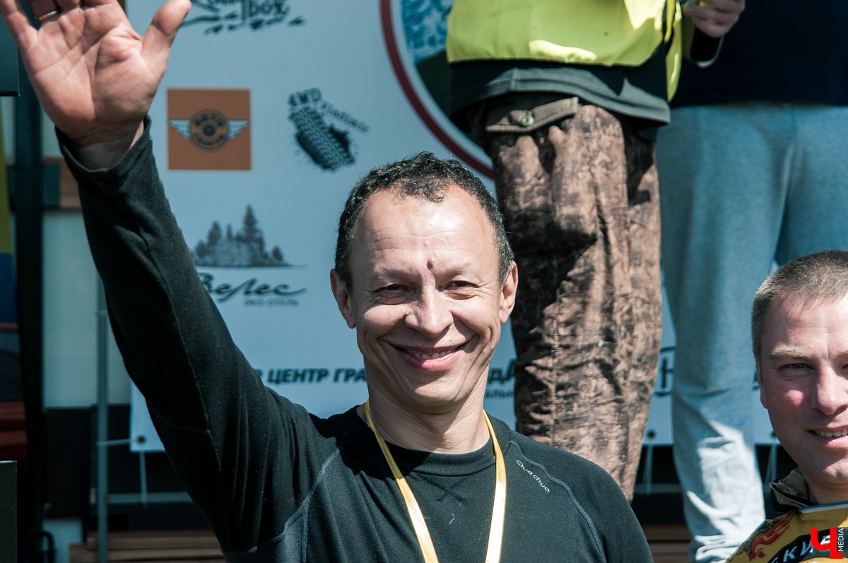 24-26 мая в эко-отеле “Велес” прошел первый этап кубка “Велес-трофи”. Участниками стали спортсмены со всей области, к заезду допускались автомобили и квадроциклы.