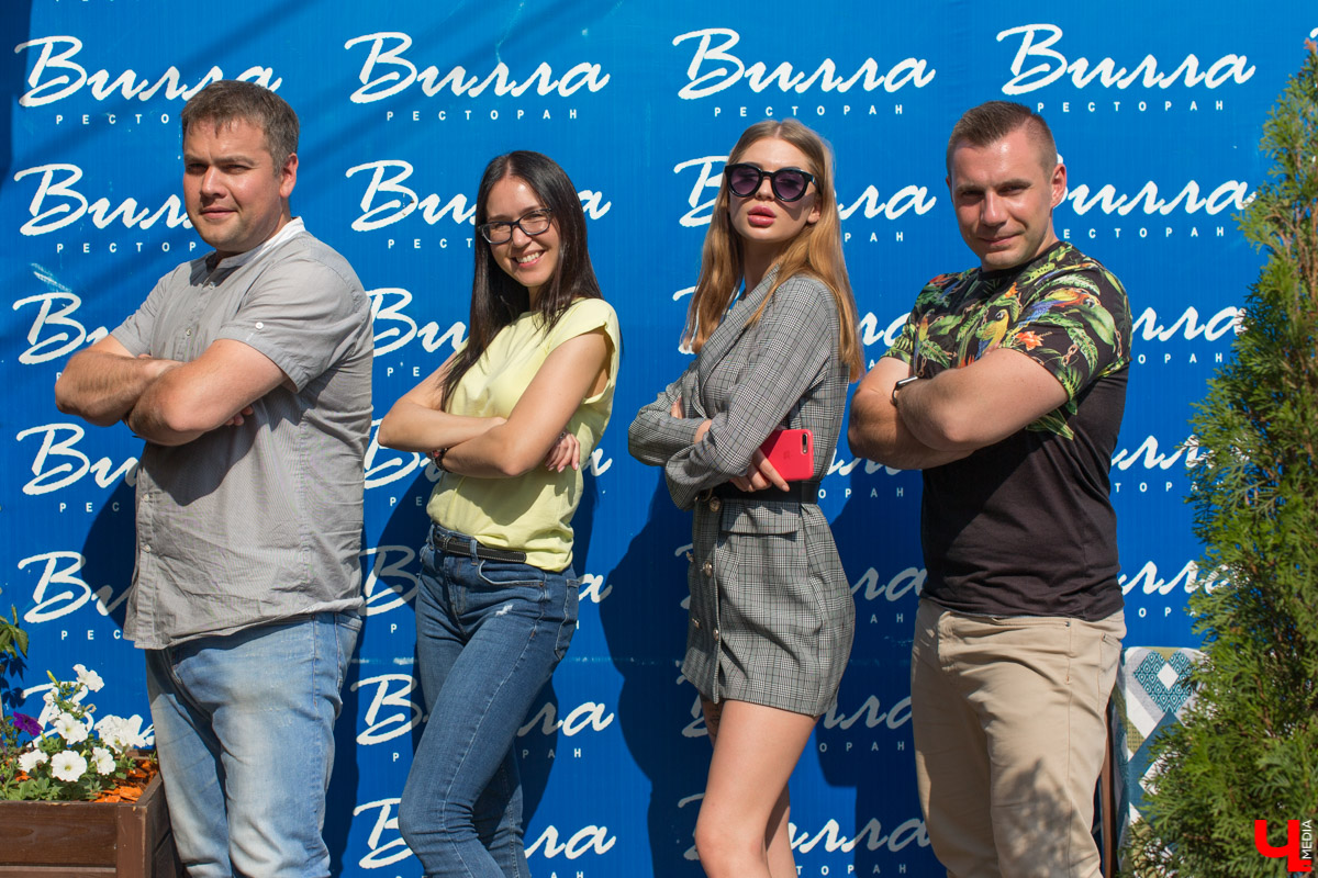 С приближением тепла вся активность в ресторанах из просторных залов постепенно перемещается на летние террасы. Владимирские блогеры протестировали еду на веранде ресторана “Вилла”