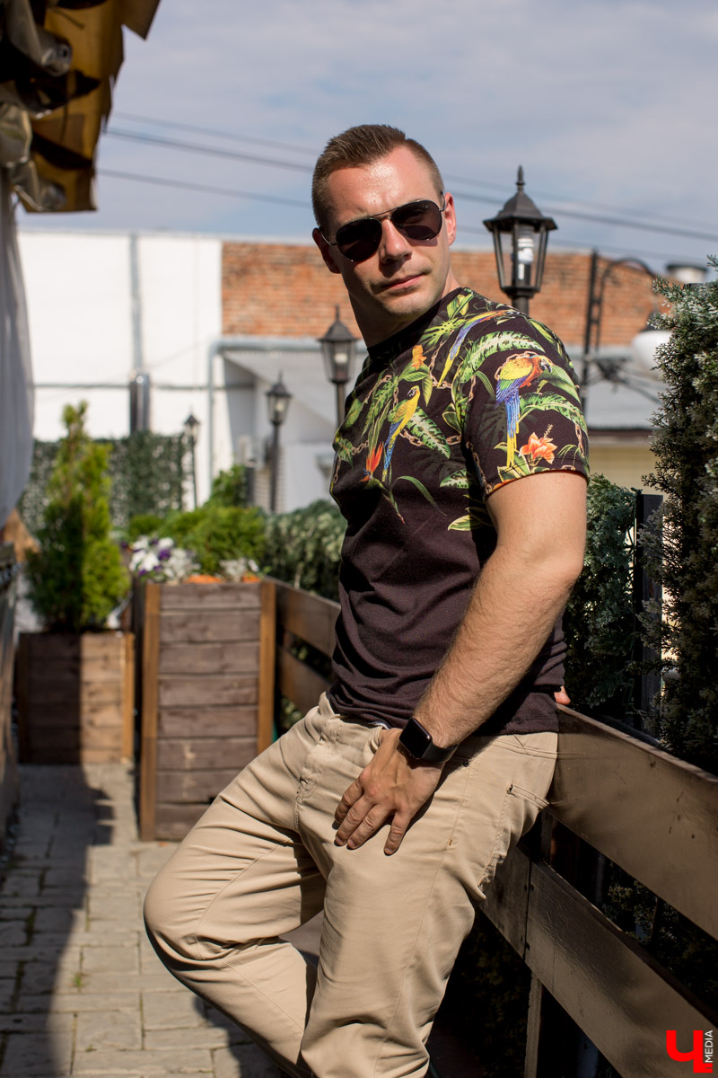 С приближением тепла вся активность в ресторанах из просторных залов постепенно перемещается на летние террасы. Владимирские блогеры протестировали еду на веранде ресторана “Вилла”