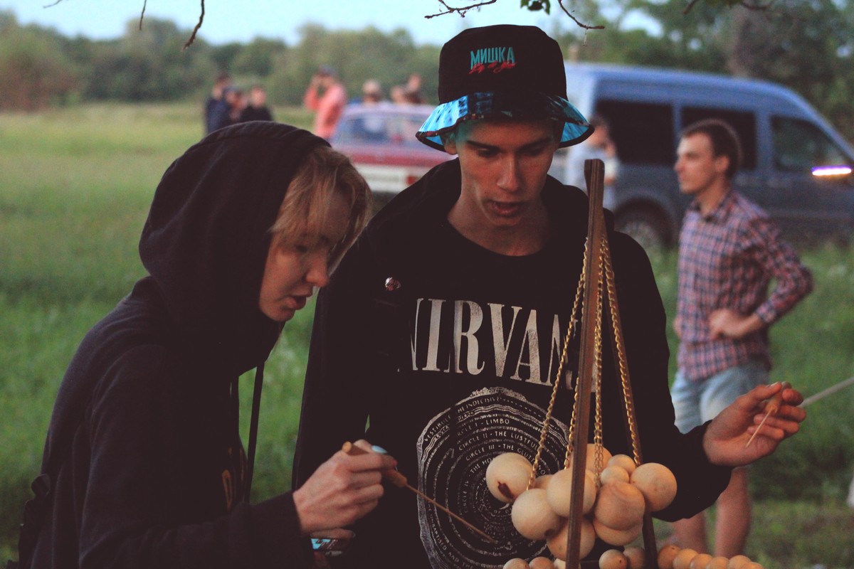 Вечер и ночь на 2 июня владимирские диджеи спасали детей 18+ от скуки и плохой музыки. “Ключ-Медиа” пообщался в дубах на Клязьме с участниками площадки PANORAMA и выяснил, куда уходит детство, вечеринки и желание объединяться.